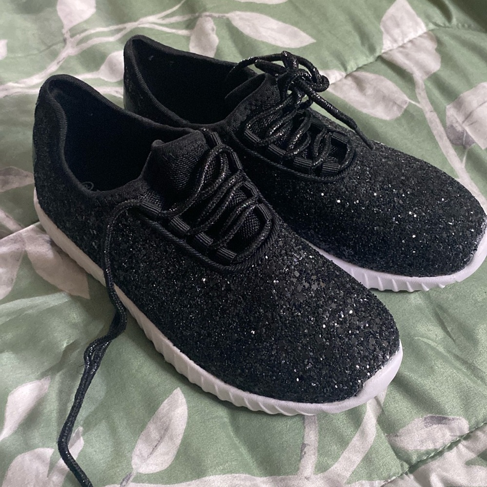 SOLD SOLD SOLD Tennis girls size 2 black with some silver spark
